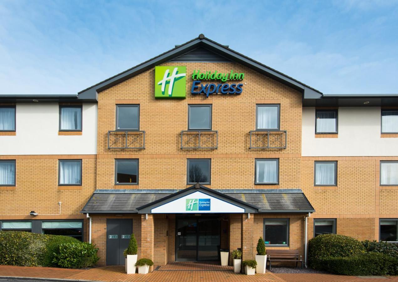 Holiday Inn Express Swansea East, An Ihg Hotel Екстериор снимка