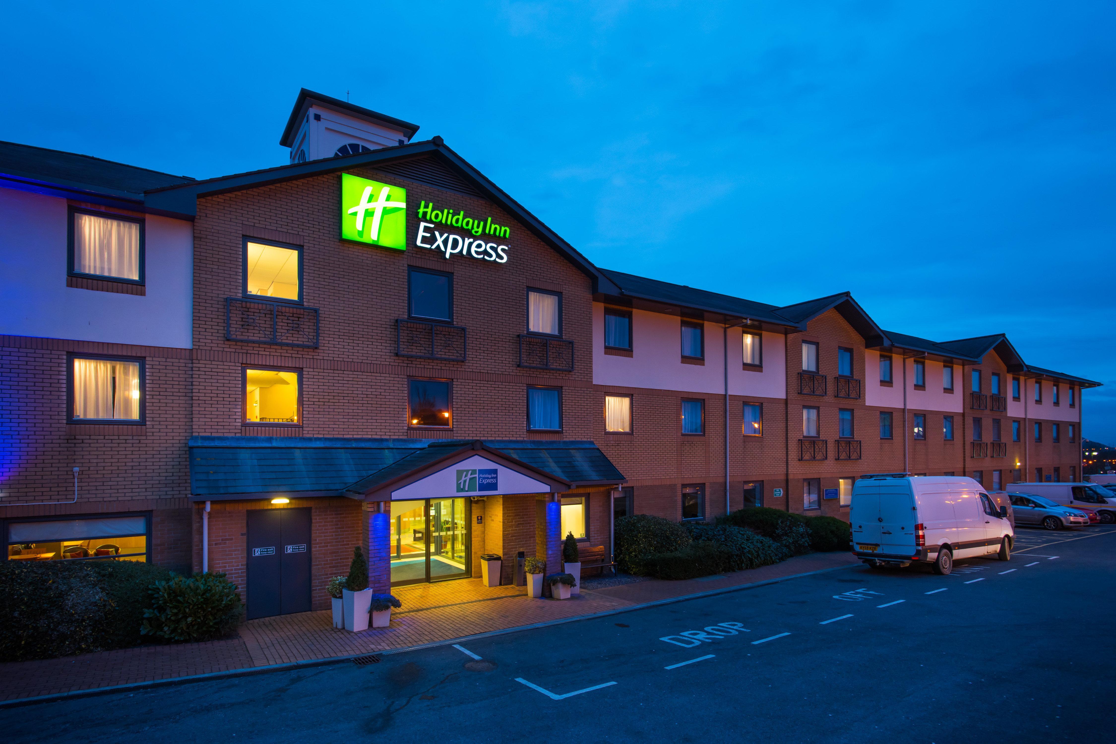 Holiday Inn Express Swansea East, An Ihg Hotel Екстериор снимка