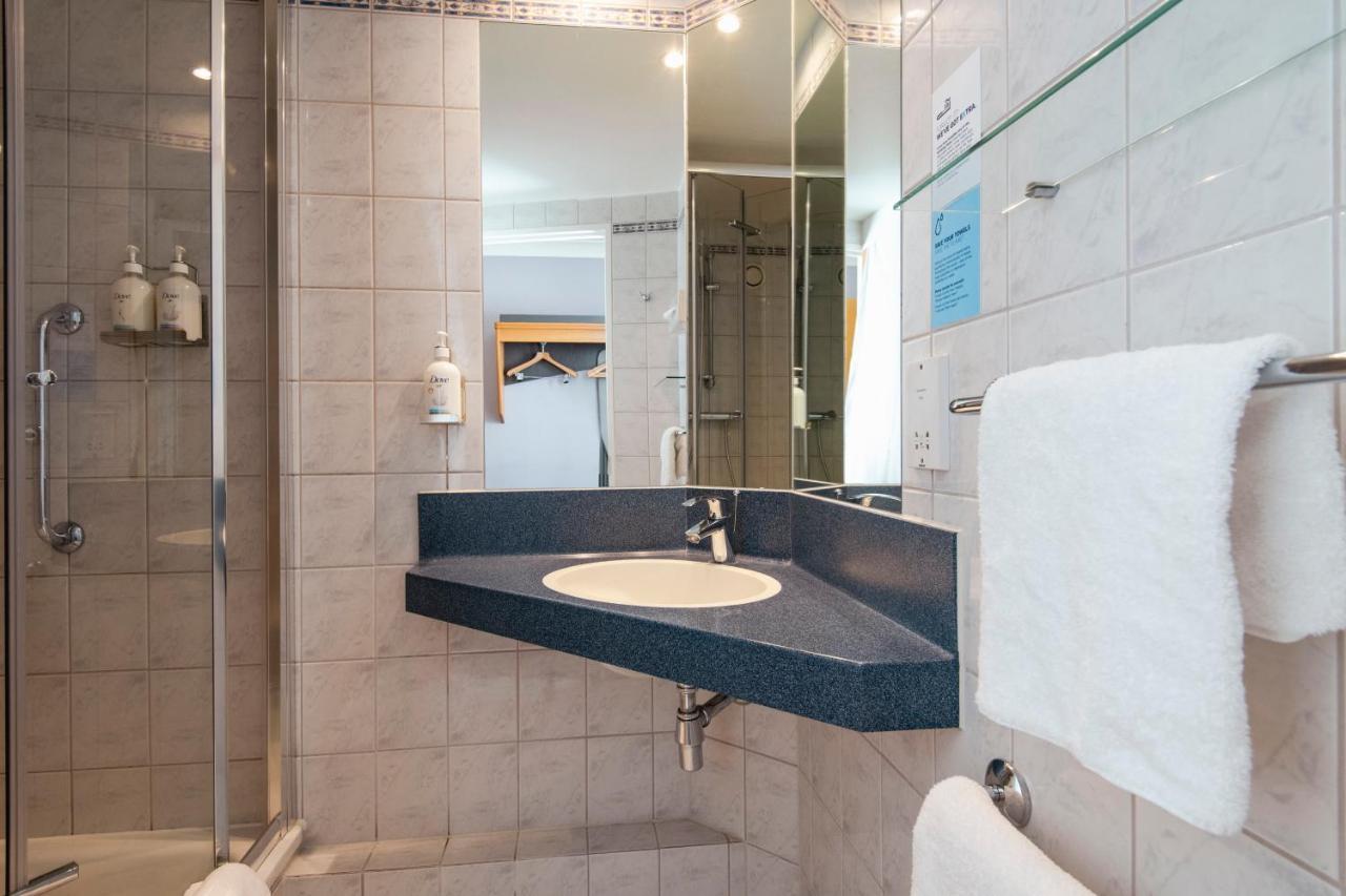 Holiday Inn Express Swansea East By Ihg Екстериор снимка