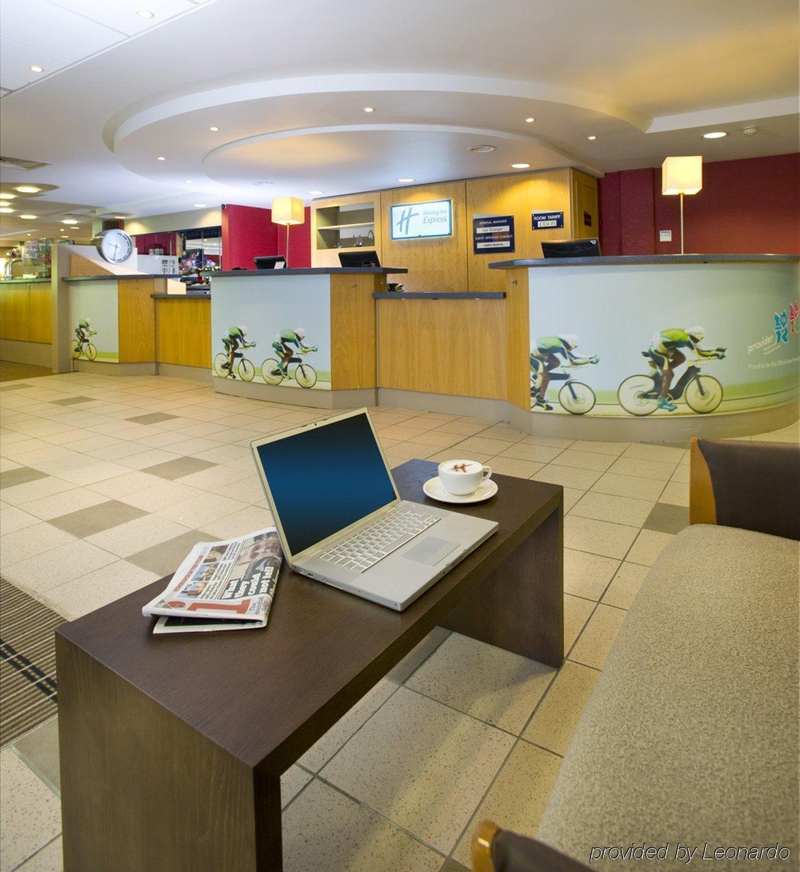 Holiday Inn Express Swansea East, An Ihg Hotel Интериор снимка