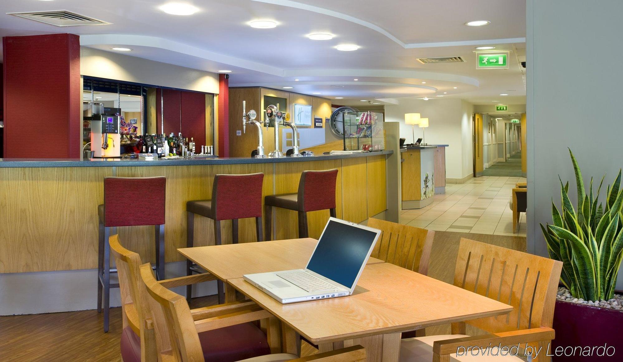 Holiday Inn Express Swansea East, An Ihg Hotel Екстериор снимка