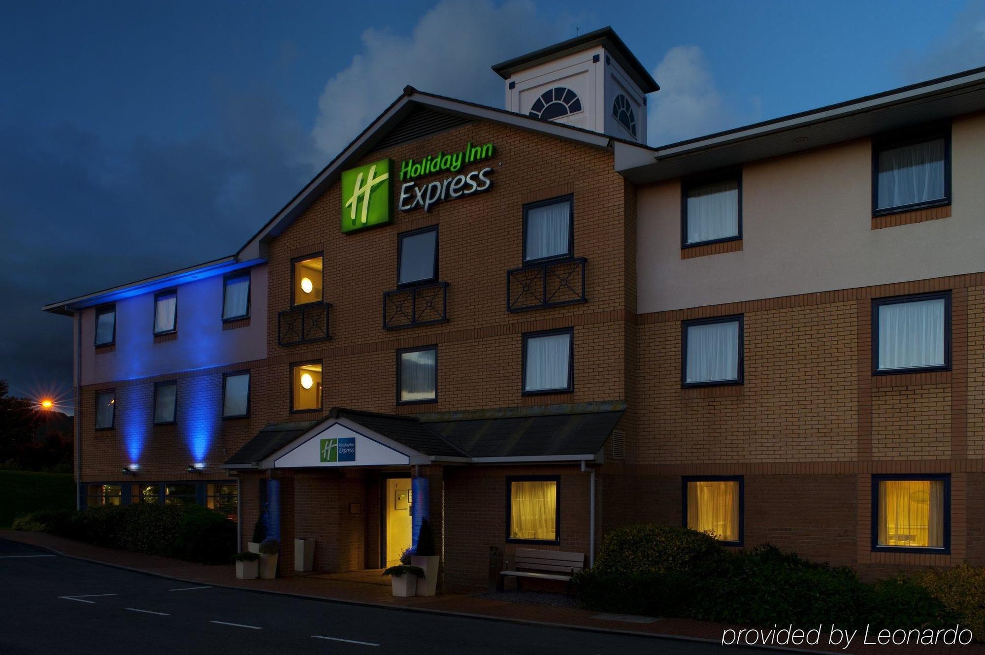 Holiday Inn Express Swansea East, An Ihg Hotel Екстериор снимка