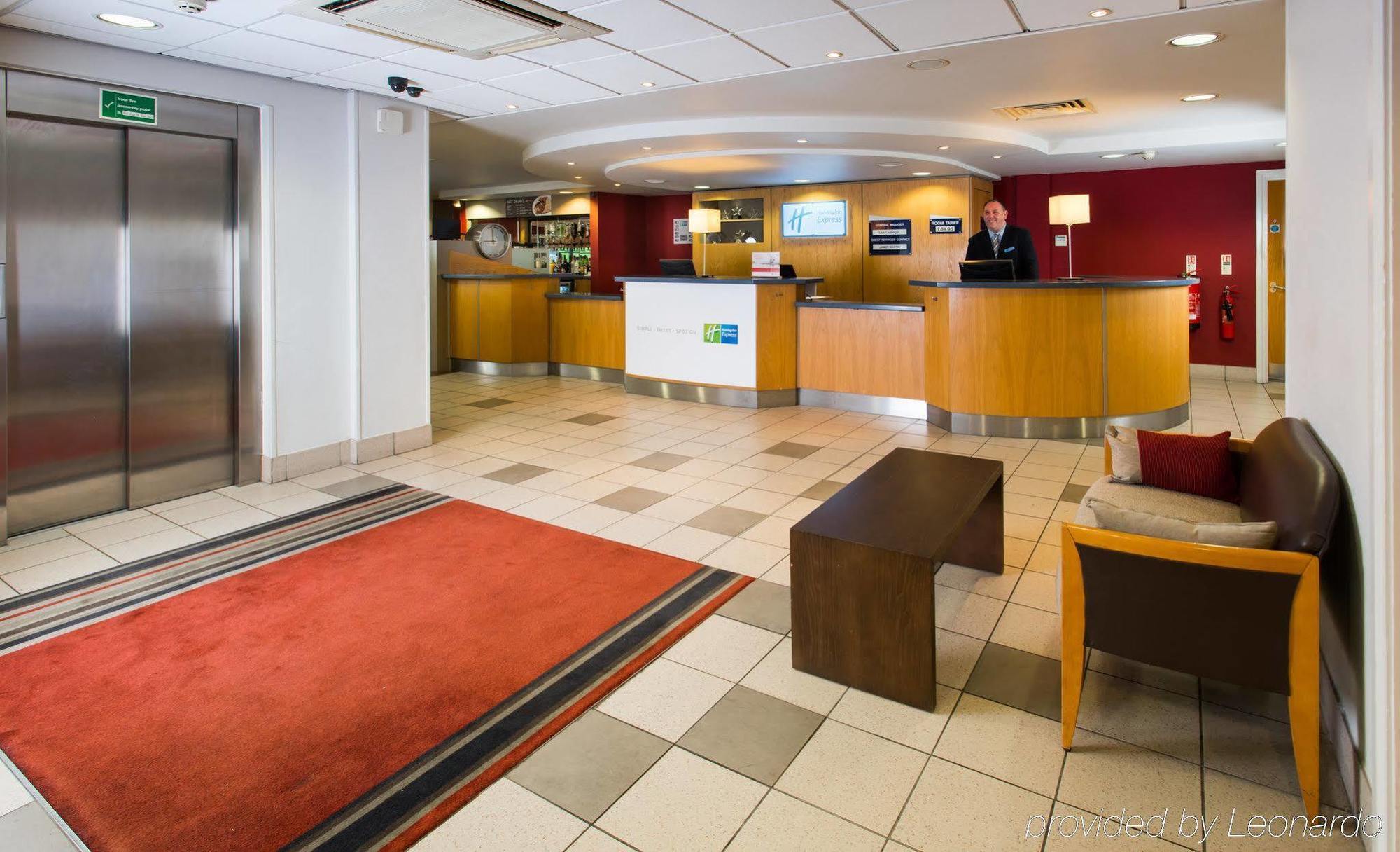 Holiday Inn Express Swansea East, An Ihg Hotel Екстериор снимка